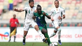 张外龙：曾跟球迷承诺一定会回到重庆；跪谢最努力的球员们（张外龙称曾许诺定会回到重庆，跪地感谢最拼的球员）