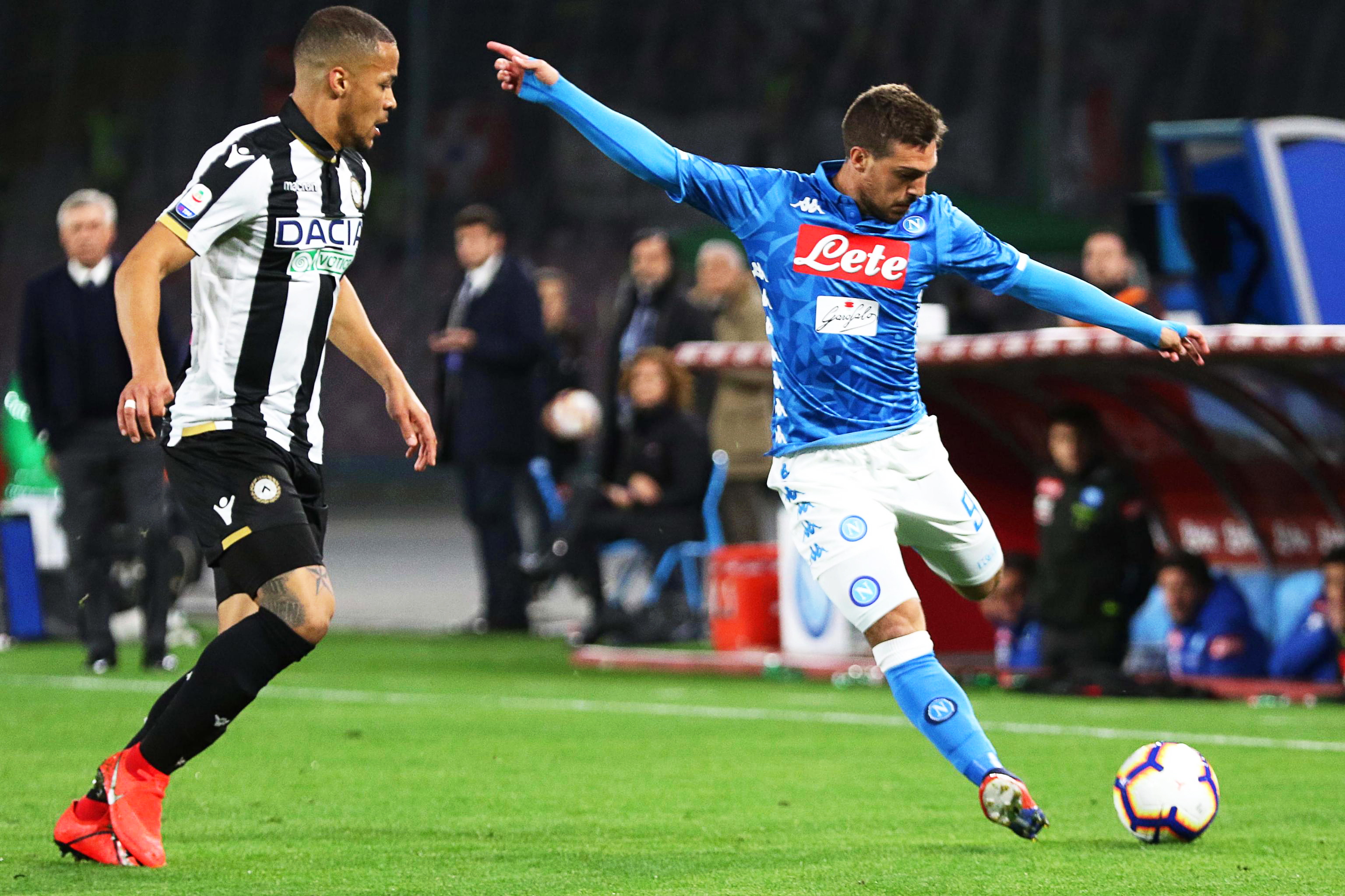 罗马诺：利物浦对伊萨克的首份报价为1.2亿镑+浮动（罗马诺：利物浦首报1.2亿英镑+浮动条款求购伊萨克）