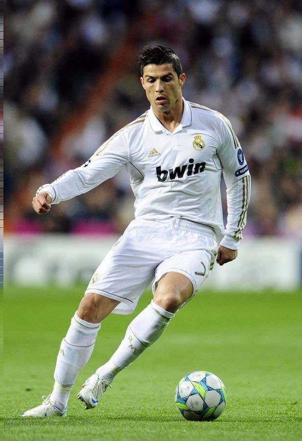 电讯报：阿森纳关注埃尔切中场门多萨，球员解约条款2000万欧（电讯报：阿森纳盯上埃尔切中场门多萨，解约金2000万欧元）