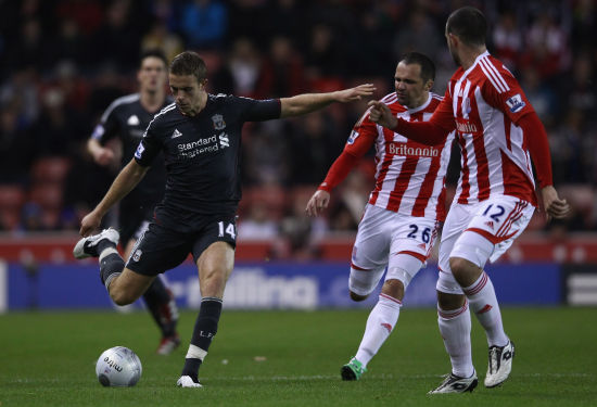 CBA：广东男篮顶住压力 力克广厦（CBA：广东男篮抗压制胜 击败广厦）