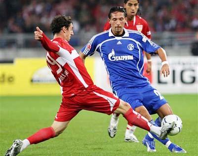 阿莱格里：劳塔罗是最强前锋之一；莱奥明白进球决定前锋价值（阿莱格里称劳塔罗跻身顶尖前锋行列；莱奥坦言进球才是前锋价值标尺）