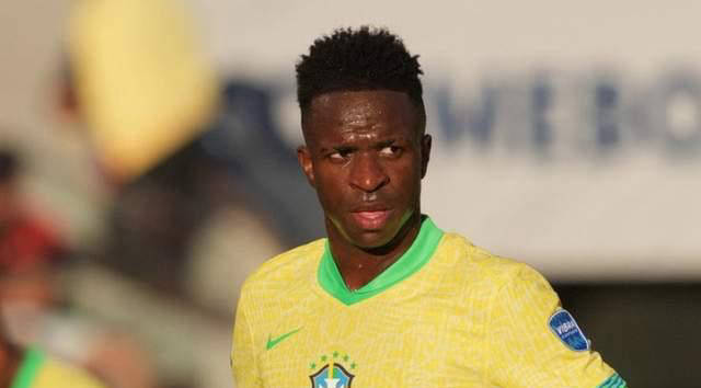 只等官宣，记者：利物浦中场莫顿已完成里昂的体检（利物浦中场莫顿完成里昂体检，官方宣布在即）