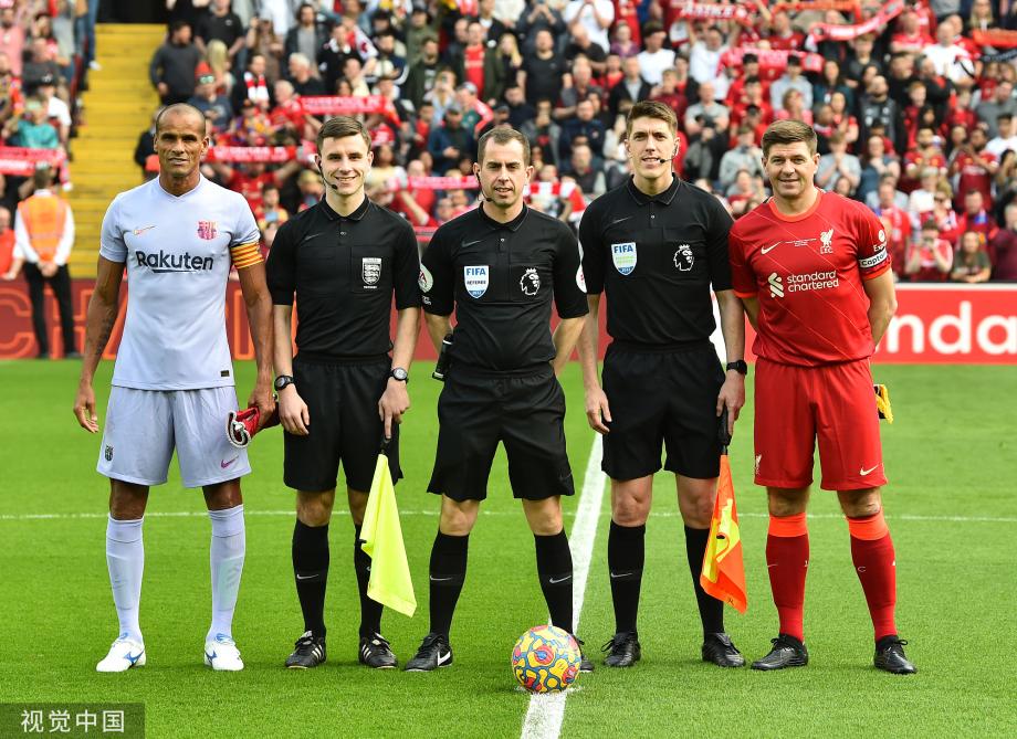 年轻门将迅速成长，被誉为未来之星（年轻门将飞速进步，被视为明日之星）