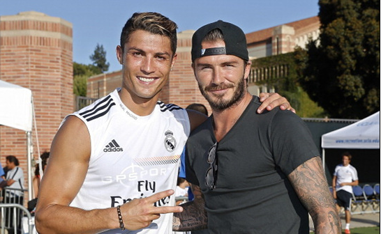 澳超战报：兰德尔屡失良机，奥克兰FC1-2纽卡斯尔喷气机（澳超简报：兰德尔错失多次良机，奥克兰FC1-2不敌纽卡斯尔喷气机）