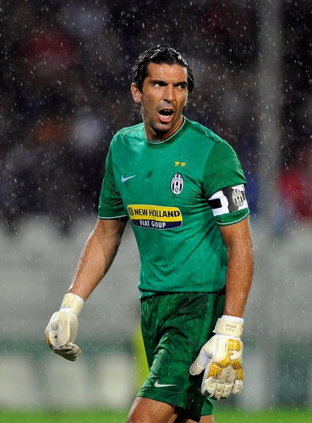 3分22秒，迪亚斯打破自己的哥伦比亚球员欧冠最快进球纪录（3分22秒，迪亚斯刷新个人保持的哥伦比亚球员欧冠最快进球纪录）