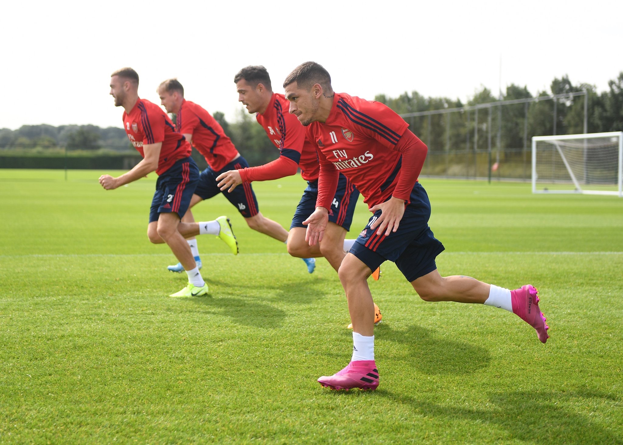 凯恩谈阿森纳：和巴黎是不同的球队，在防守上更强一些（凯恩：阿森纳与巴黎风格迥异，防线更扎实）