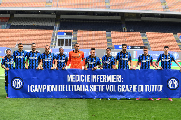 东契奇38+11詹姆斯10分 湖人负太阳7连胜被终结（东契奇轰38+11，詹姆斯仅10分，湖人不敌太阳，七连胜告破）