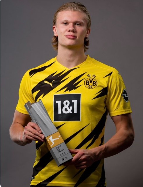 中国澳门球员：澳门联赛球员平均每场收入约445-890元人民币