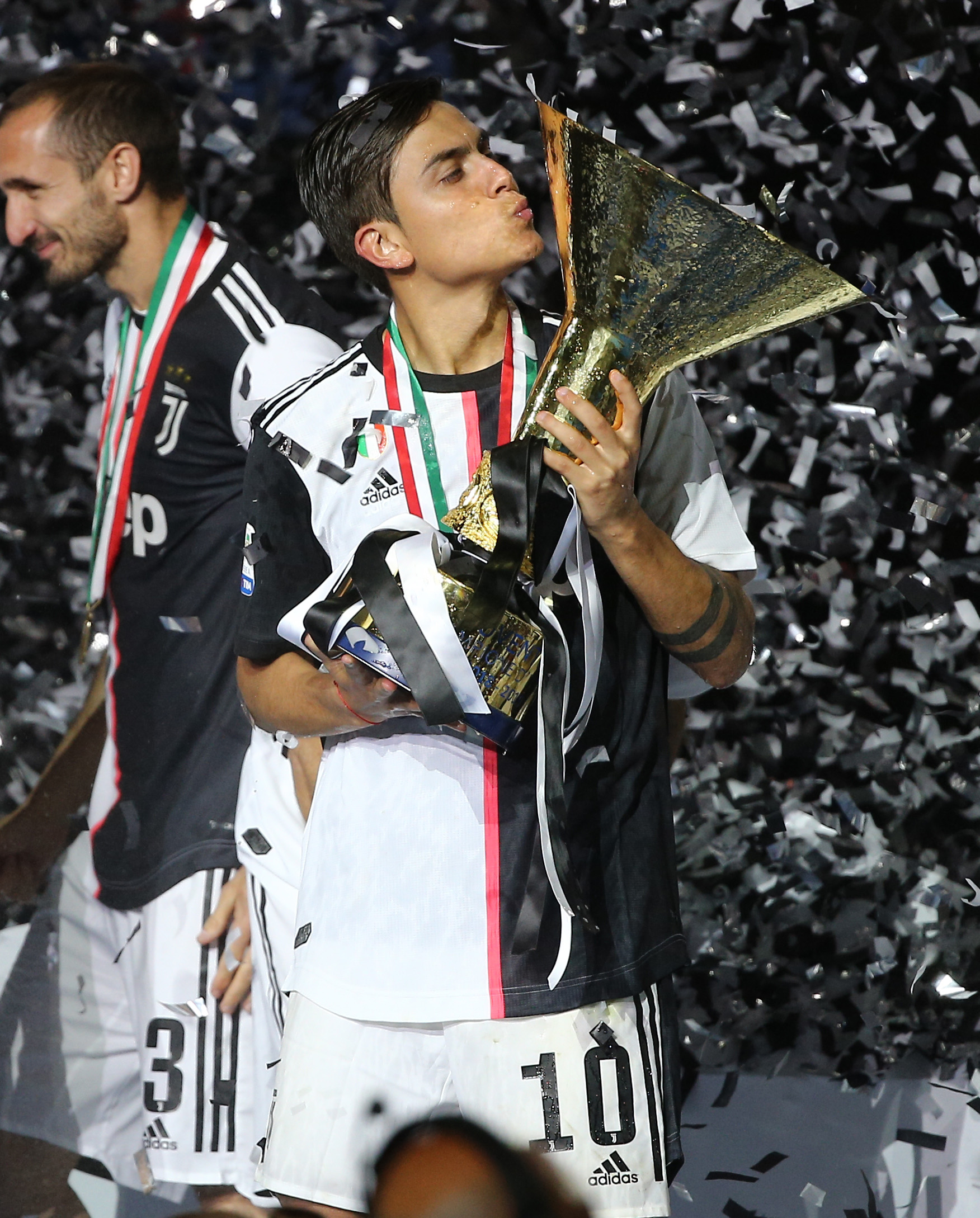 克雷莫内塞vs莱切：瓦尔迪、奥代罗首发，班达、法尔科内出战（克雷莫内塞对阵莱切：瓦尔迪、奥代罗先发亮相，班达与法尔科内确认出战）