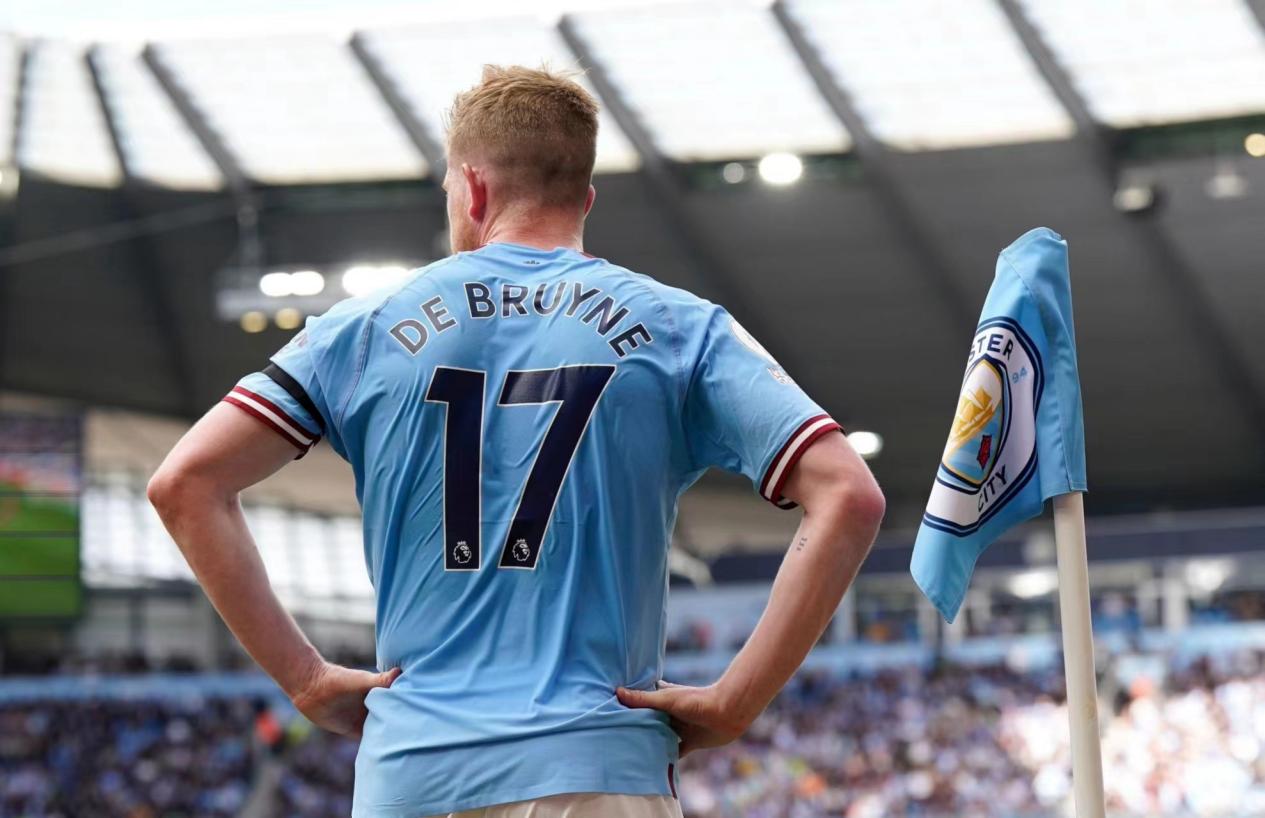 世体：德罗刚进一线队时不适应，巴萨教练组安排了强化训练（世体：德罗升入一线队初期适应不佳，巴萨教练组安排专项强化训练）